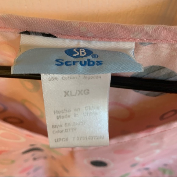 Woman’s Scrub Set Size XL Pink polkadot Top Gray Pant - Picture 3 of 5